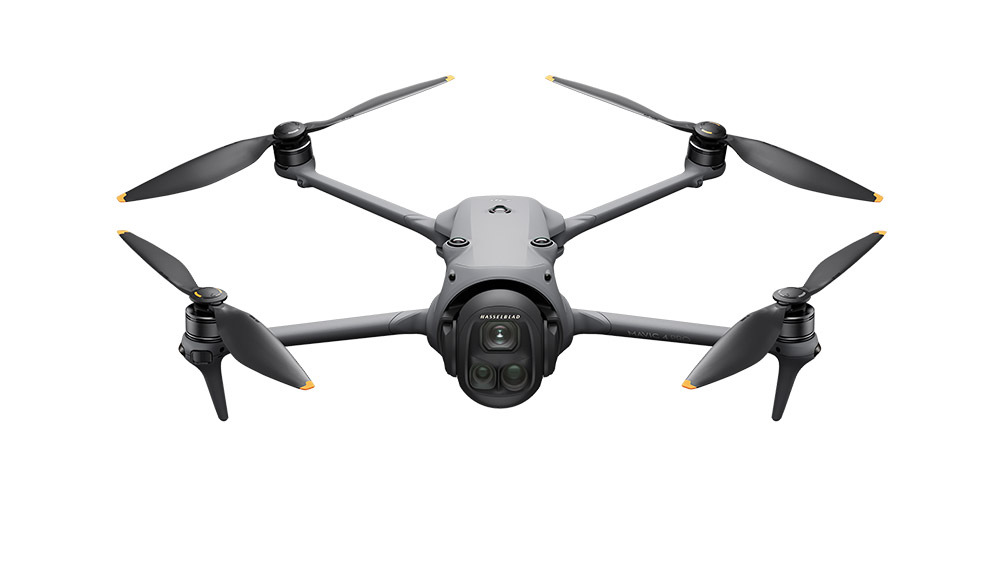 DJI Mavic 4 Pro Fly More Combo 4 rotori Quadrirotore 100 MP 12288 x 8192 Pixel 6654 mAh